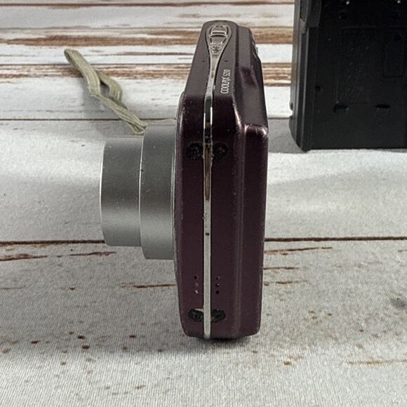 Plum Nikon Coolpix S210 8.0MP Digital Camera W/ Charger Battery Parts Lens Error - Picture 3 of 5